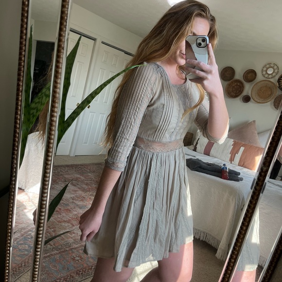 Free People Dress Lightweight Sheer Lace In Mid-section - Picture 2 of 4